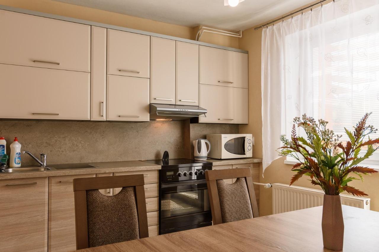 Apartman Elegant 2 Besenova Bagian luar foto