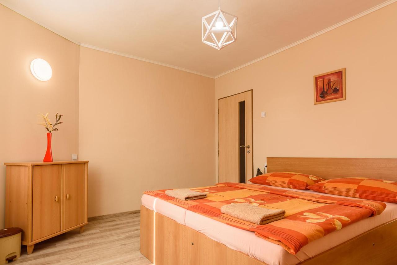 Apartman Elegant 2 Besenova Bagian luar foto